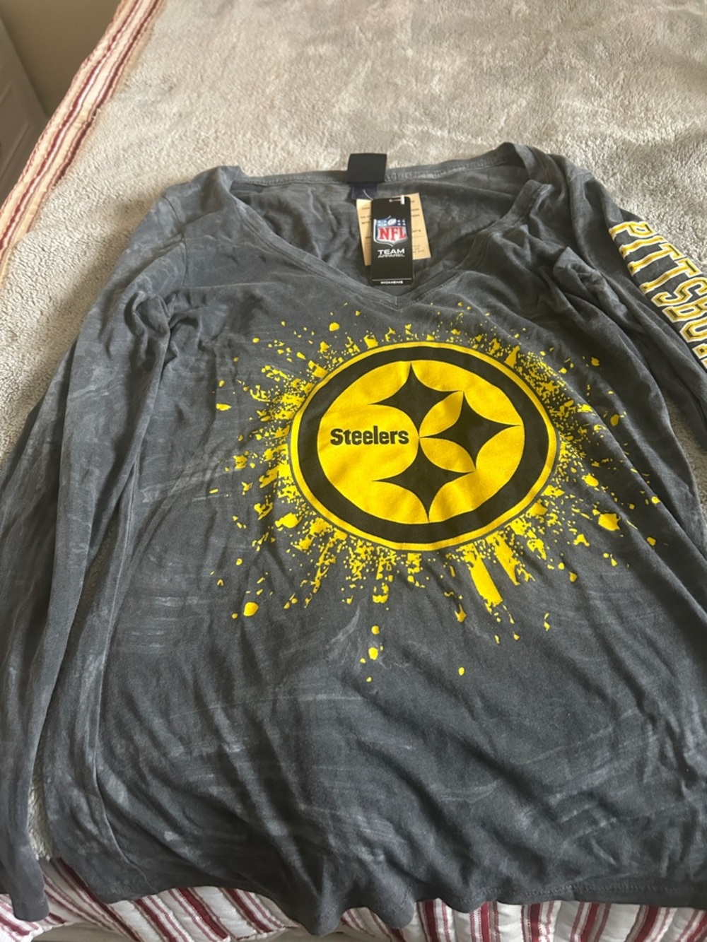 NFL Pittsburgh Steelers Long Sleeve Tee - Gray & Yellow Splash Logo